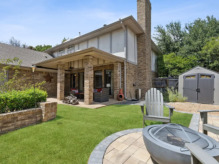 1428 Chatsworth Ln — Photo 24
