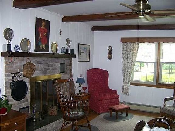 2nd image of 19 Donner Dr