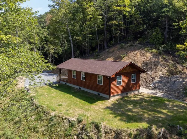 592 Walnut Cove Br, Robbinsville, NC 28771