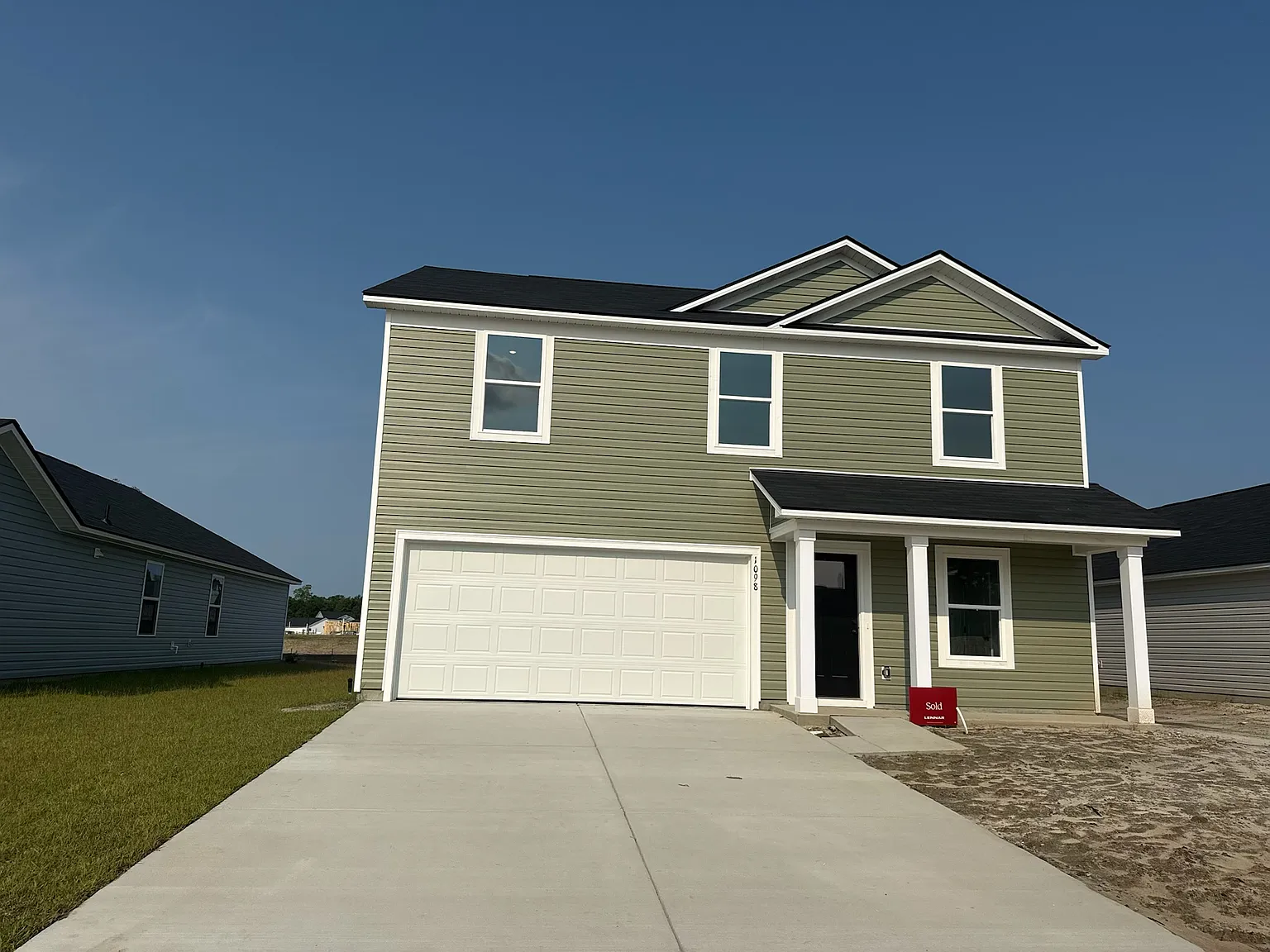 4 bed, 2.5 bath, 1892 sqft, $2,350 — Photo 3