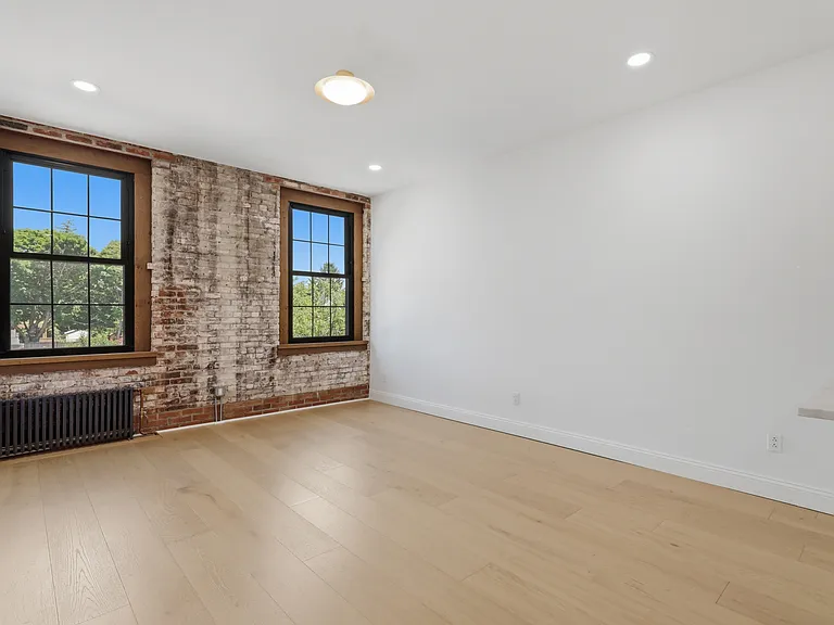 207 Main St #3 — Photo 14