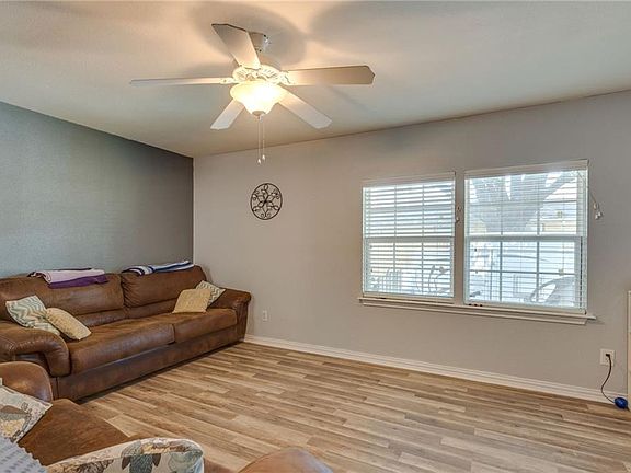 4th image of 701 Faun Dr