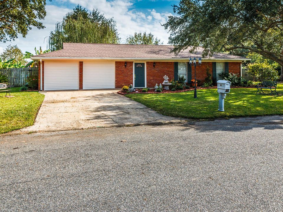 1st image of 880 Lackland Dr