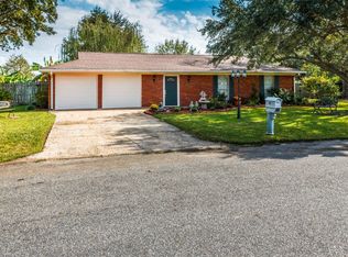 880 Lackland Dr, Biloxi, MS 39532