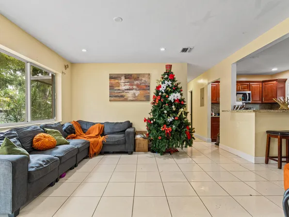 13150 NW 10th Avenue, North Miami, FL 33168