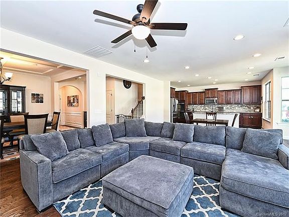 5th image of 115 Creekside Crossing Ln