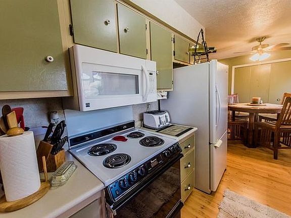 4th image of 8638 Skyway Dr