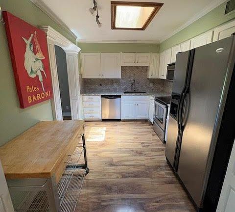 5th image of 4505 Headwood Dr APT 4
