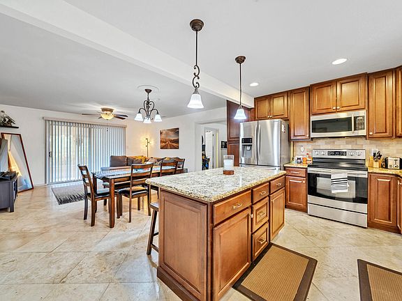 2nd image of 300 Oakland Cir NW