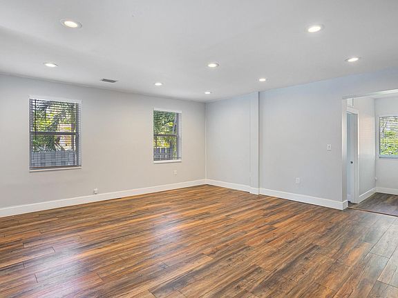 3rd image of 332 Minola Dr