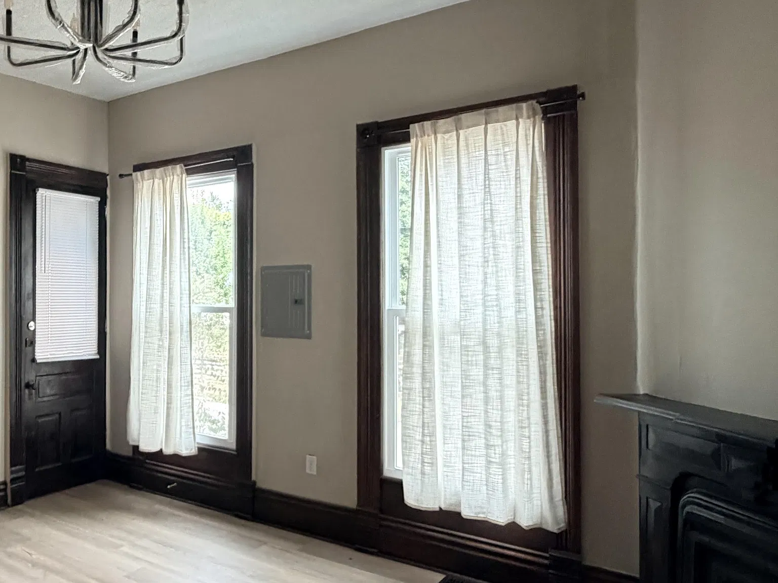 1437 Hepburn Ave — Photo 2