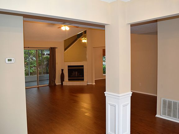 5th image of 4562 Parkwood Ct