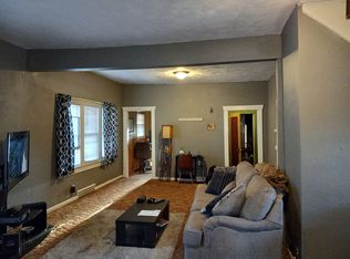 915 J St, Fairbury, NE 68352