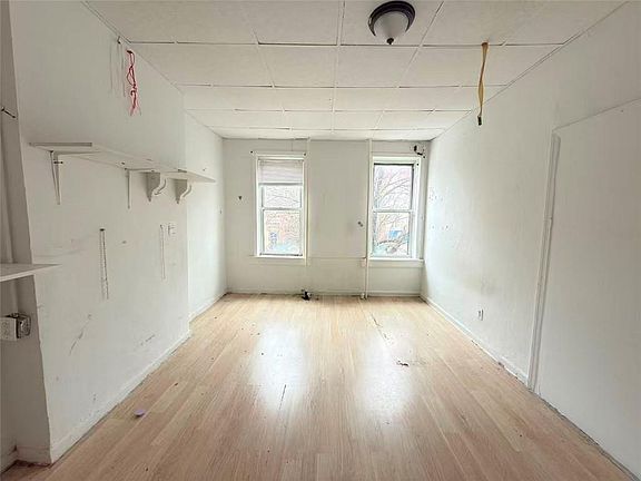 4th image of 4916 7th Ave