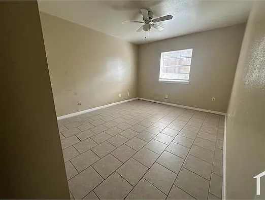 2210 Avenue O — Photo 12