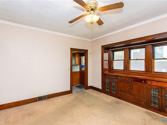 4th image of 28022 E Broadway St