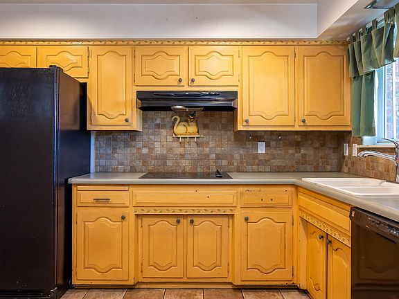 5th image of 3724 General Stilwell St NE