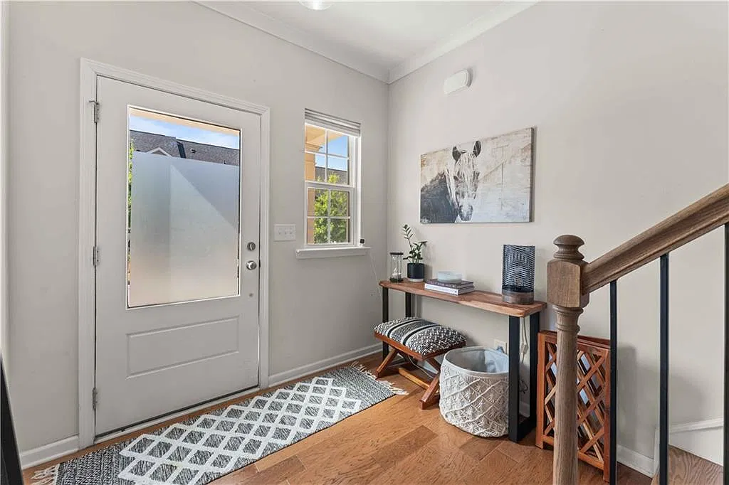 3 bed, 2.5 bath, 2375 sqft, $2,850 — Photo 3
