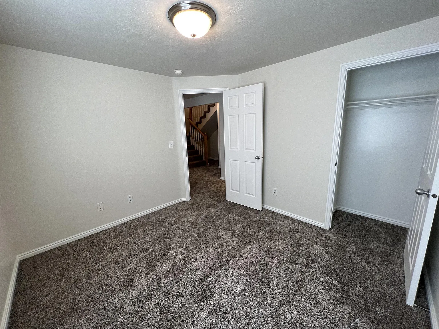 202 White Spruce Cv. - EB - 1 — Photo 4