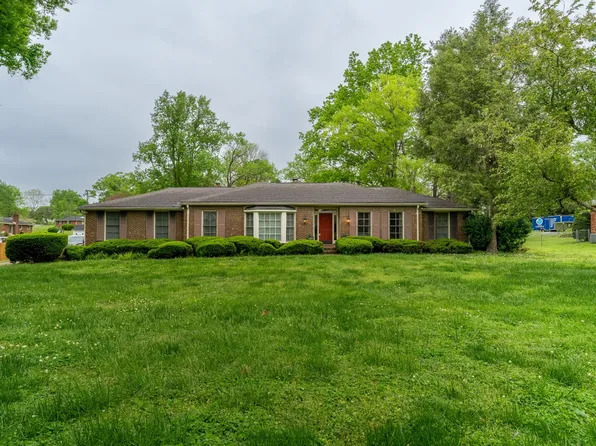 203 Montchanin Dr, Old Hickory, TN 37138