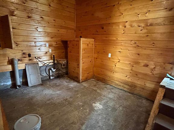 5th image of 2718 Bee Creek Rd
