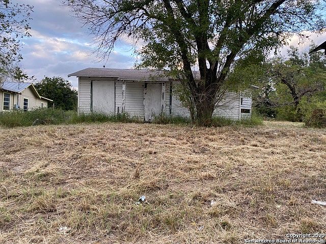 1st image of 733 Pleasanton Ave