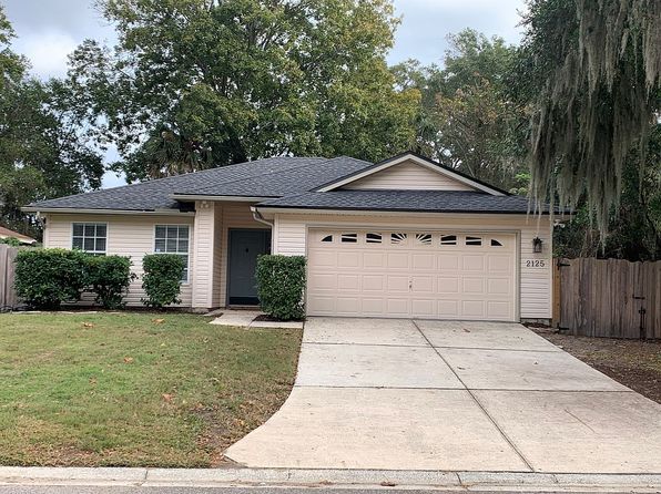 2125 Featherwood Dr W