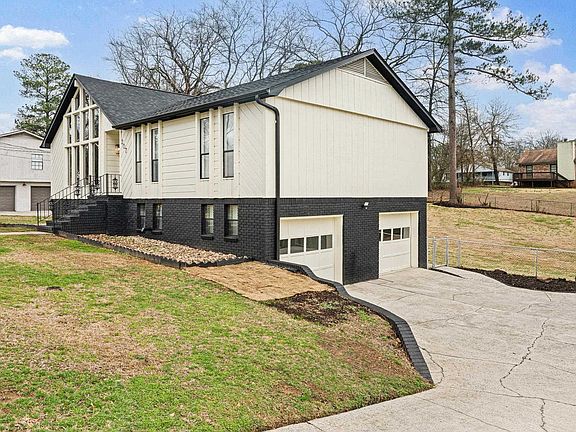 4th image of 207 11th Pl