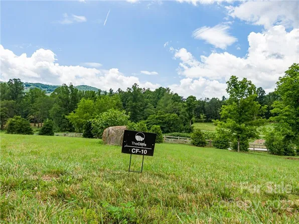 31 Walnut Valley Pkwy #10, Arden, NC 28704