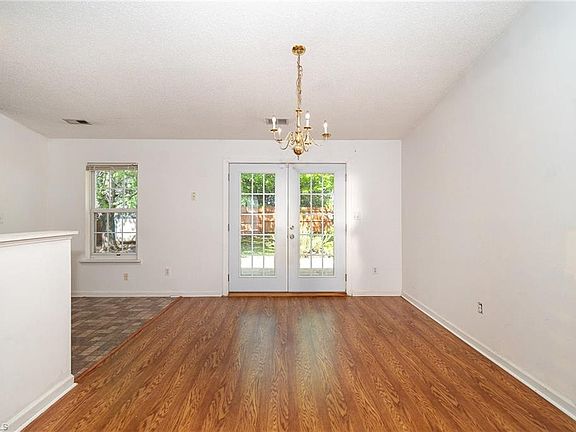 5th image of 7 Jans Ct