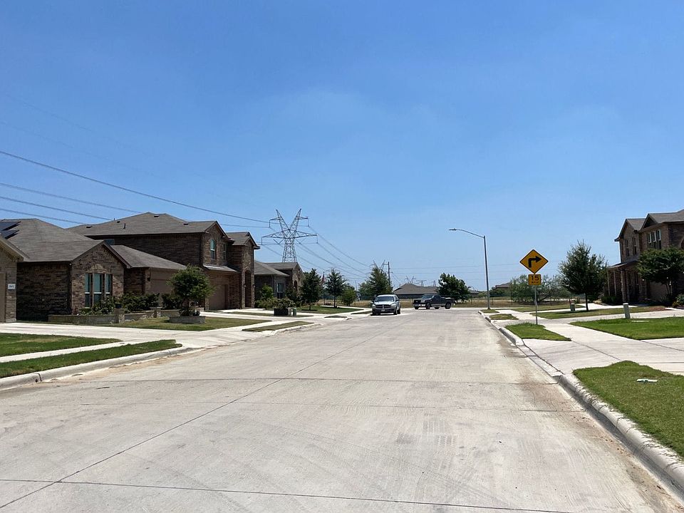 2nd image of 824 Key Deer Dr