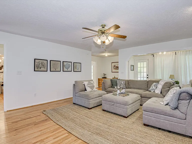 869 Hickory Ridge Rd — Photo 6