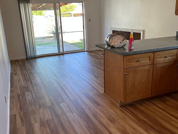 5th image of 2729 Balboa Dr