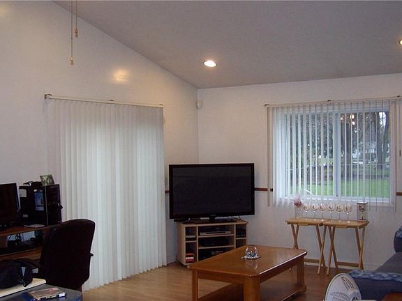 2nd image of 146 Cole Ave