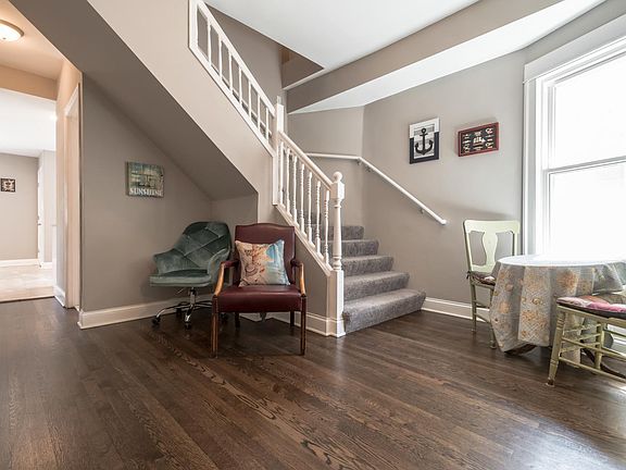 3rd image of 802 N Taylor Ave