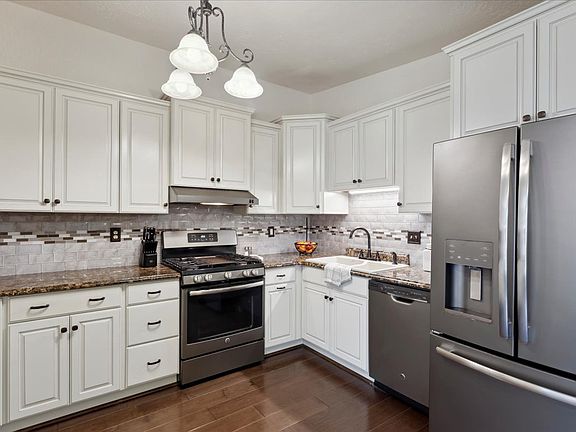 3rd image of 3811 S Orchard Ave E