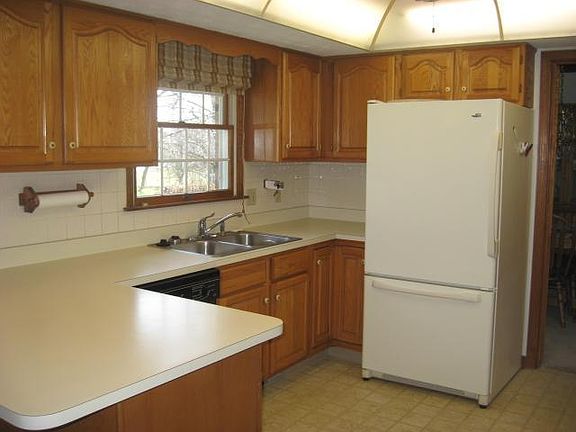 5th image of 7100 Green Ash Ct