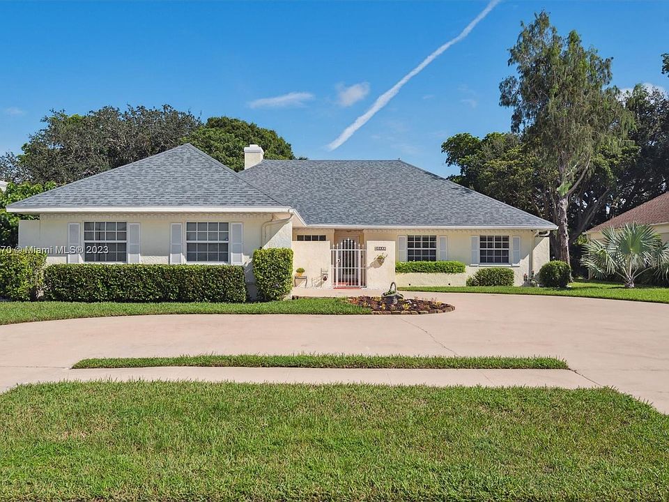 1st image of 10203 Greentrail Dr N