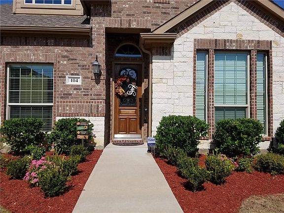2nd image of 104 Gatehouse Dr