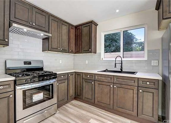 2nd image of 15334 Archwood St