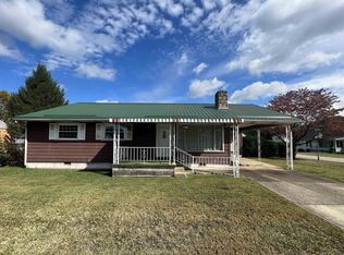 102 5th St, Huntington, WV 25705