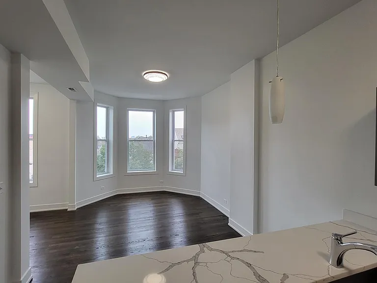 1916 S Leavitt St #3F — Photo 2