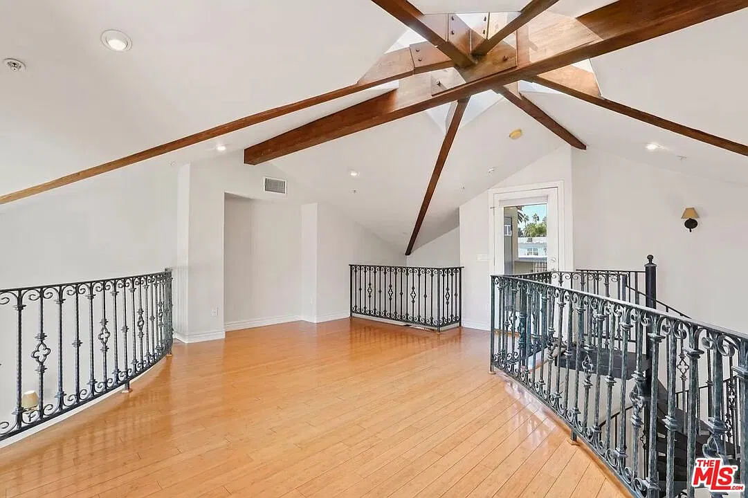 2 bed, 2.5 bath, 1680 sqft, $6,650 — Photo 2