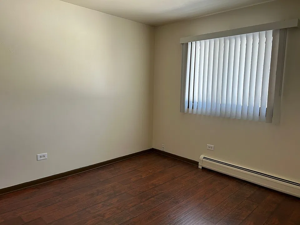 1135 Royal Blvd