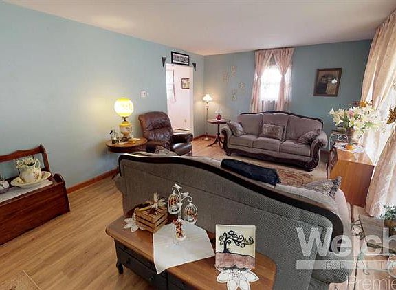 3rd image of 1100 W Mountain Ave