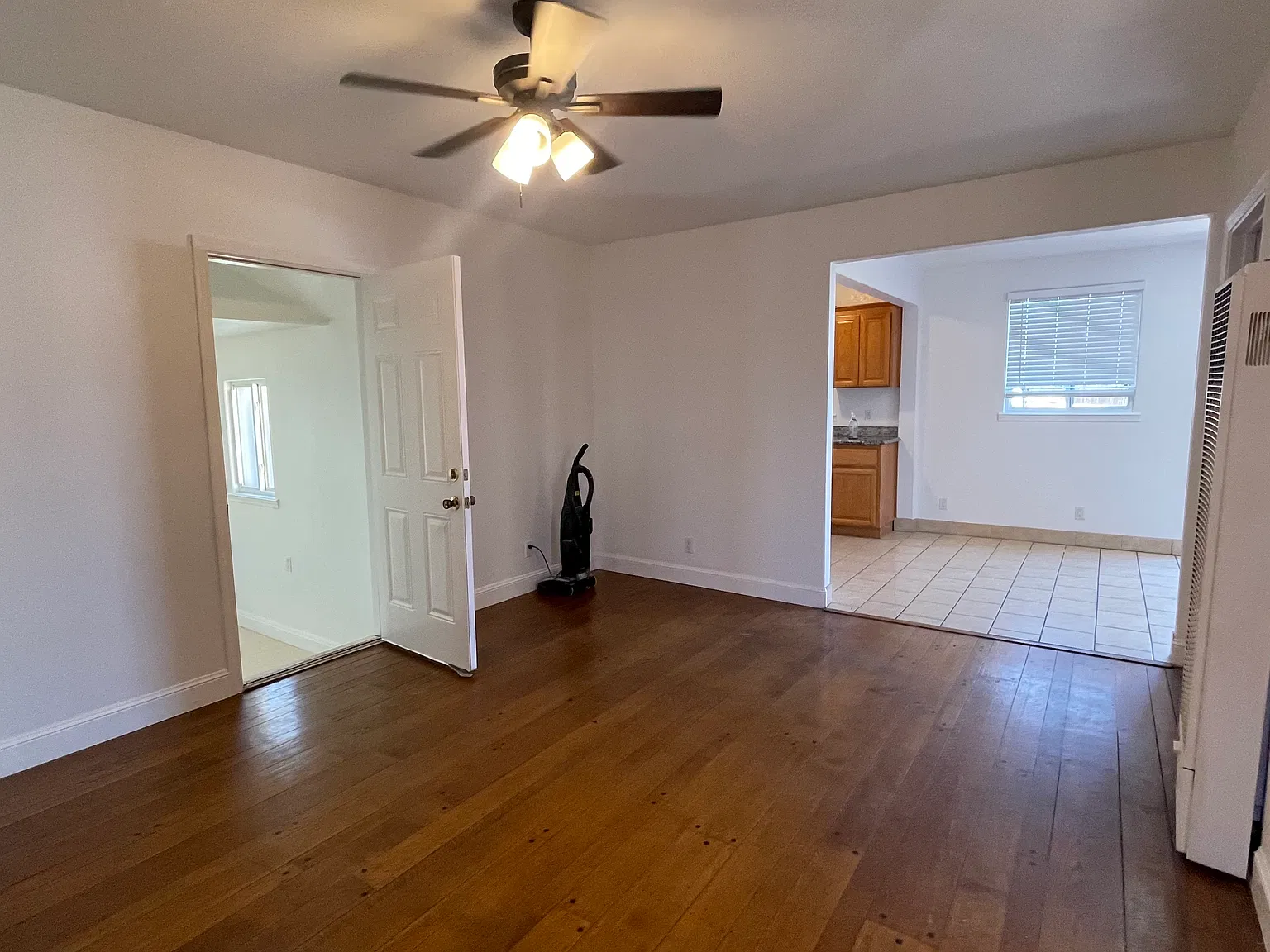 2 bed, 900 sqft, $2,500 — Photo 2