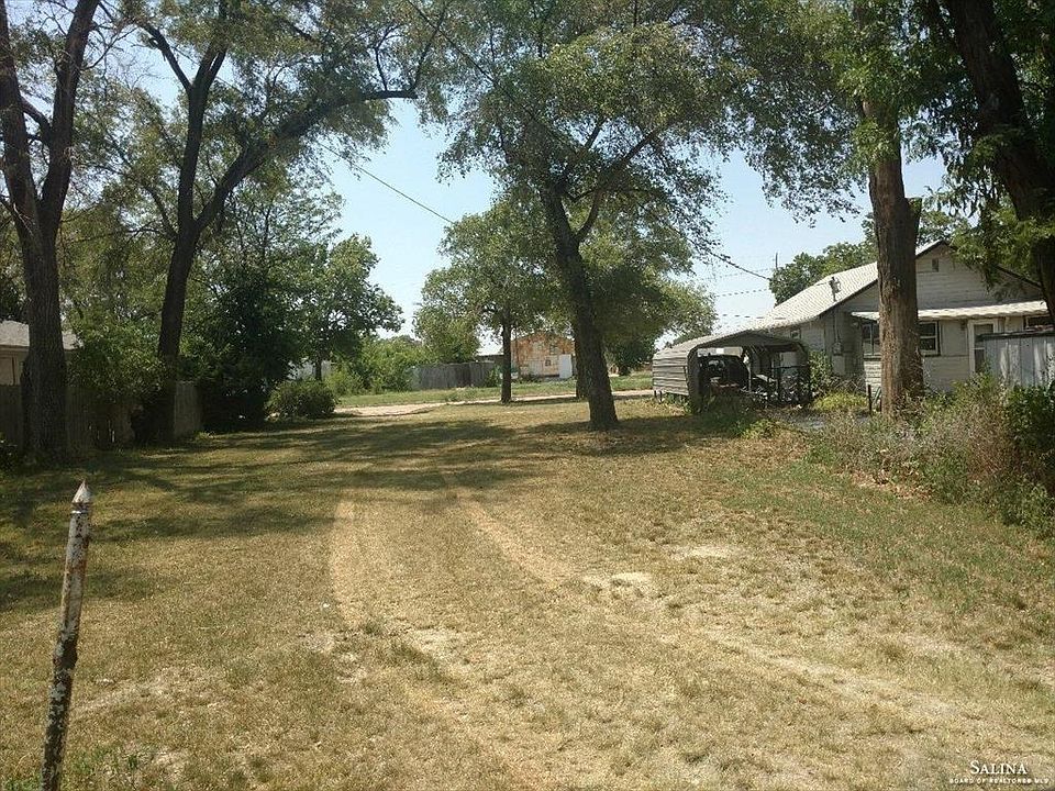 2nd image of 736 N 5th St