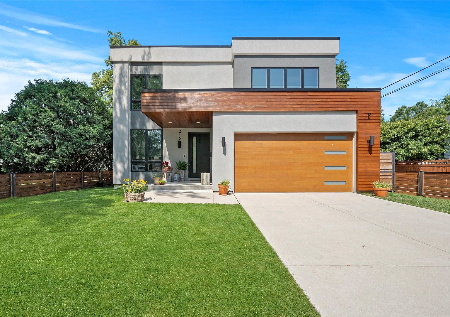 215 N Eagle St, Naperville, IL 60540 | Zillow