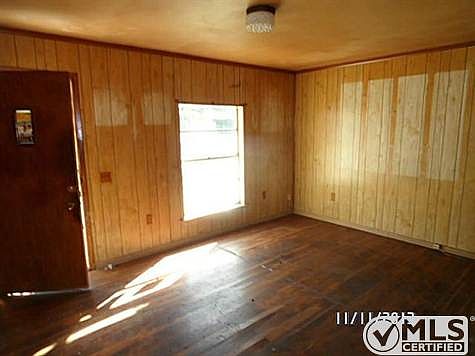 2nd image of 5203 Buford Jett Ln