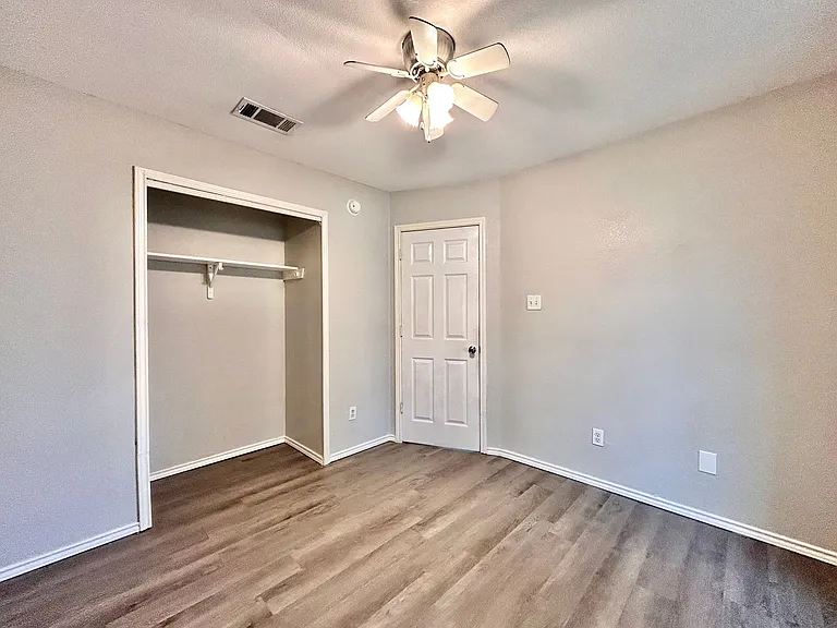 404 Mesquite Cir — Photo 21